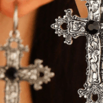 Silver Jewellery in Gothic Fashion: Dark Elegance, Symbolism, and Dramatic Style
